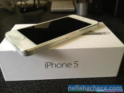 nuovo Apple iPhone 5 e Samsung Galaxy S4