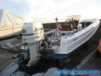 boston whaller 21 outrage