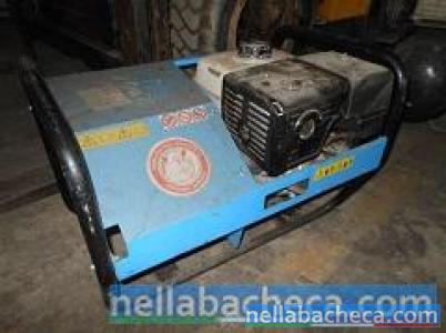 Vendesi gruppo elettrogeno Genset