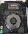 Pioneer CDJ 2000 Nexus costo  700 euros / Pioneer DJM-S9 Mixer costo  700 euros