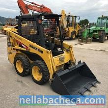 Vendesi minipale gommate Komatsu