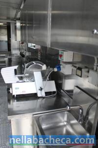 Noleggio semirimorchio attrezzato a cucina mobile